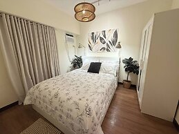 Cozy Modern Apartment Condo Unit