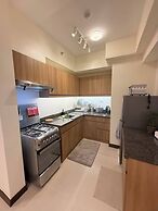 Cozy Modern Apartment Condo Unit