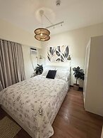 Cozy Modern Apartment Condo Unit