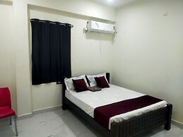 SRI NAVANEETHA KRISHNA MAHAL & RESIDENCY