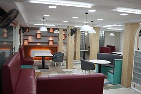 Benzy Tourist Home