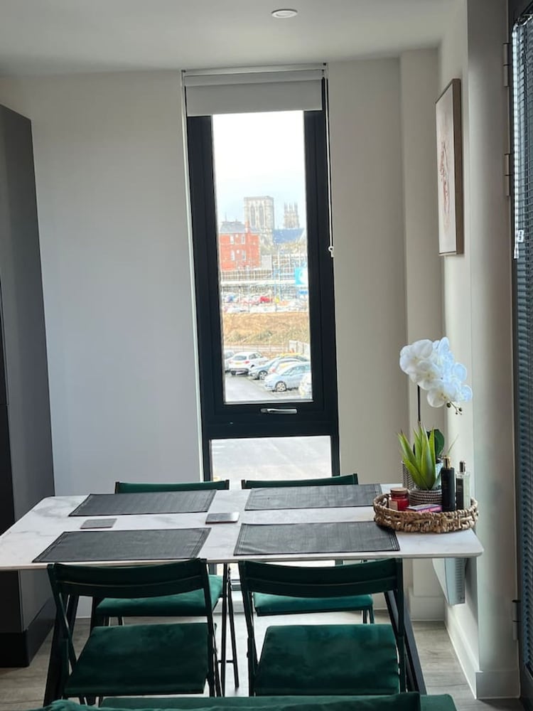 Superb York City Centre new Built Flat and gym