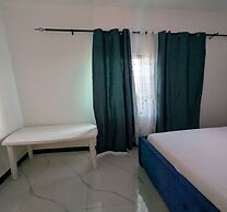 Malaika White House Apartment & Spa