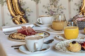 Palazzo Doria Suites