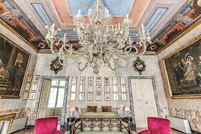 Palazzo Doria Suites