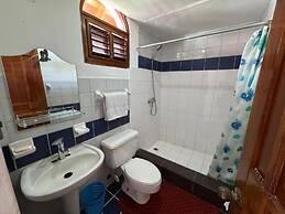 Cozy Studio Apartment 2 min to the Beach, Rooftop