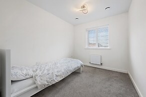 3 Bed Detached House - Sky Tv - Garden - Pets