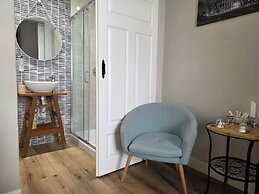 Nicole Suite