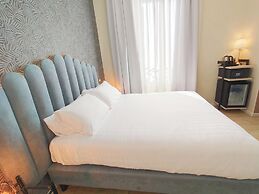 Nicole Suite