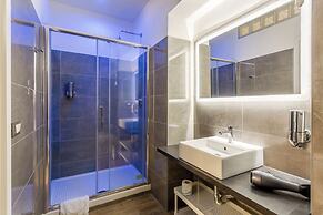 Nicole Suite
