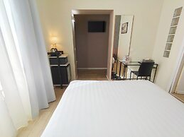 Nicole Suite