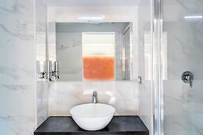 Nicole Suite