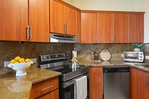 Beachfront Paradise 2BR Crescent Beach Seaside