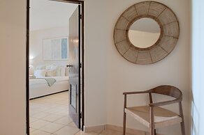 Beachfront Paradise 2BR Crescent Beach Seaside