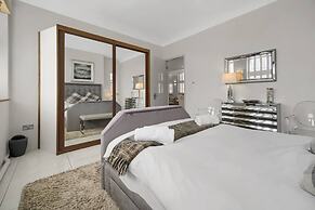 Chic Luxury - Central - Beach Access - Wind