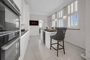 Chic Luxury - Central - Beach Access - Wind