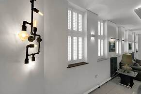 Chic Luxury - Central - Beach Access - Wind
