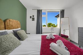 Stylish Modern Apartment - Free Parking - W