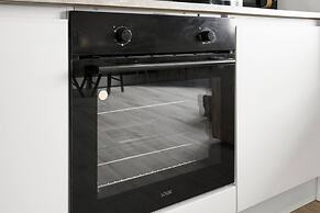 Stylish Modern Apartment - Free Parking - W