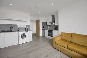 Stylish Modern Apartment - Free Parking - W
