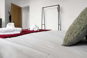 Stylish Modern Apartment - Free Parking - W