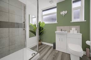 Stylish Modern Apartment - Free Parking - W