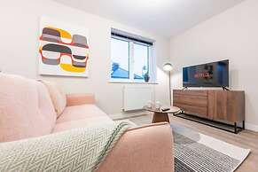 Luxurious 2 Bed Central Cardiff Free EV Charge