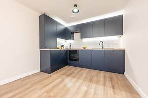 Luxurious 2 Bed Central Cardiff Free EV Charge