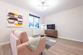 Luxurious 2 Bed Central Cardiff Free EV Charge