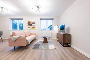Luxurious 2 Bed Central Cardiff Free EV Charge