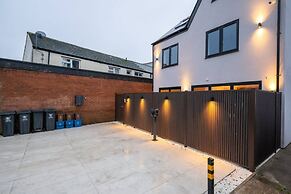 Luxurious 2 Bed Central Cardiff Free EV Charge