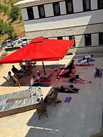 SERGE HOTEL