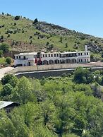 SERGE HOTEL