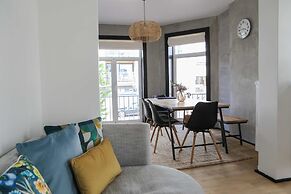 Denise - Belle Epoque Apartment With Modern Comfort
