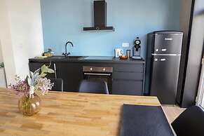 Denise - Belle Epoque Apartment With Modern Comfort