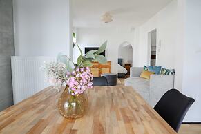Denise - Belle Epoque Apartment With Modern Comfort