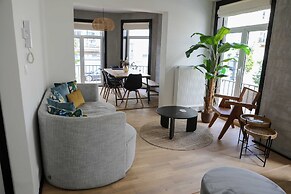 Denise - Belle Epoque Apartment With Modern Comfort