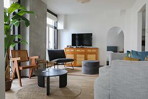 Denise - Belle Epoque Apartment With Modern Comfort