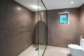 Beachfront Pool Villa Seaview V231