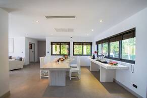 Beachfront Pool Villa Seaview V231