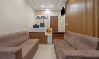 Itsy Hotels Everest Leela Residency