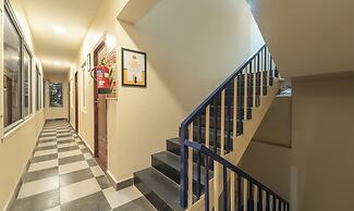 Itsy Hotels Everest Leela Residency