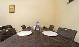 Itsy Hotels Everest Leela Residency