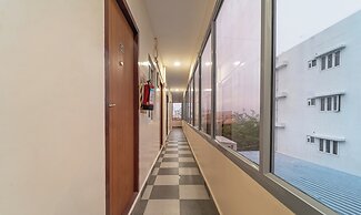 Itsy Hotels Everest Leela Residency