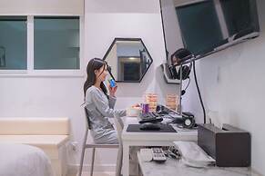 Hotel YAM Yeosu Hakdong