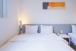 Hotel YAM Yeosu Hakdong