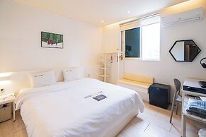Hotel YAM Yeosu Hakdong