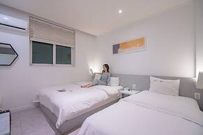 Hotel YAM Yeosu Hakdong