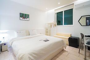 Hotel YAM Yeosu Hakdong