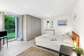 Oasis Panoramic 1BR With Shared Pool